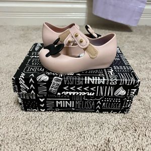 ❌SOLD❌ Minnie mouse mini Melissa in pink and black. Size 5